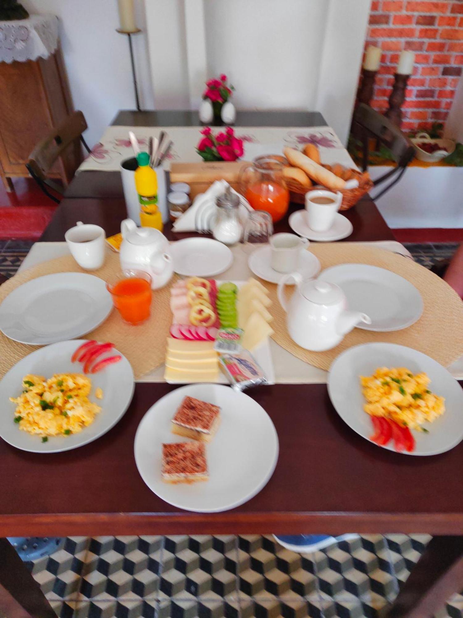 Bed And Breakfast Tvrz Velka Bukovina Экстерьер фото