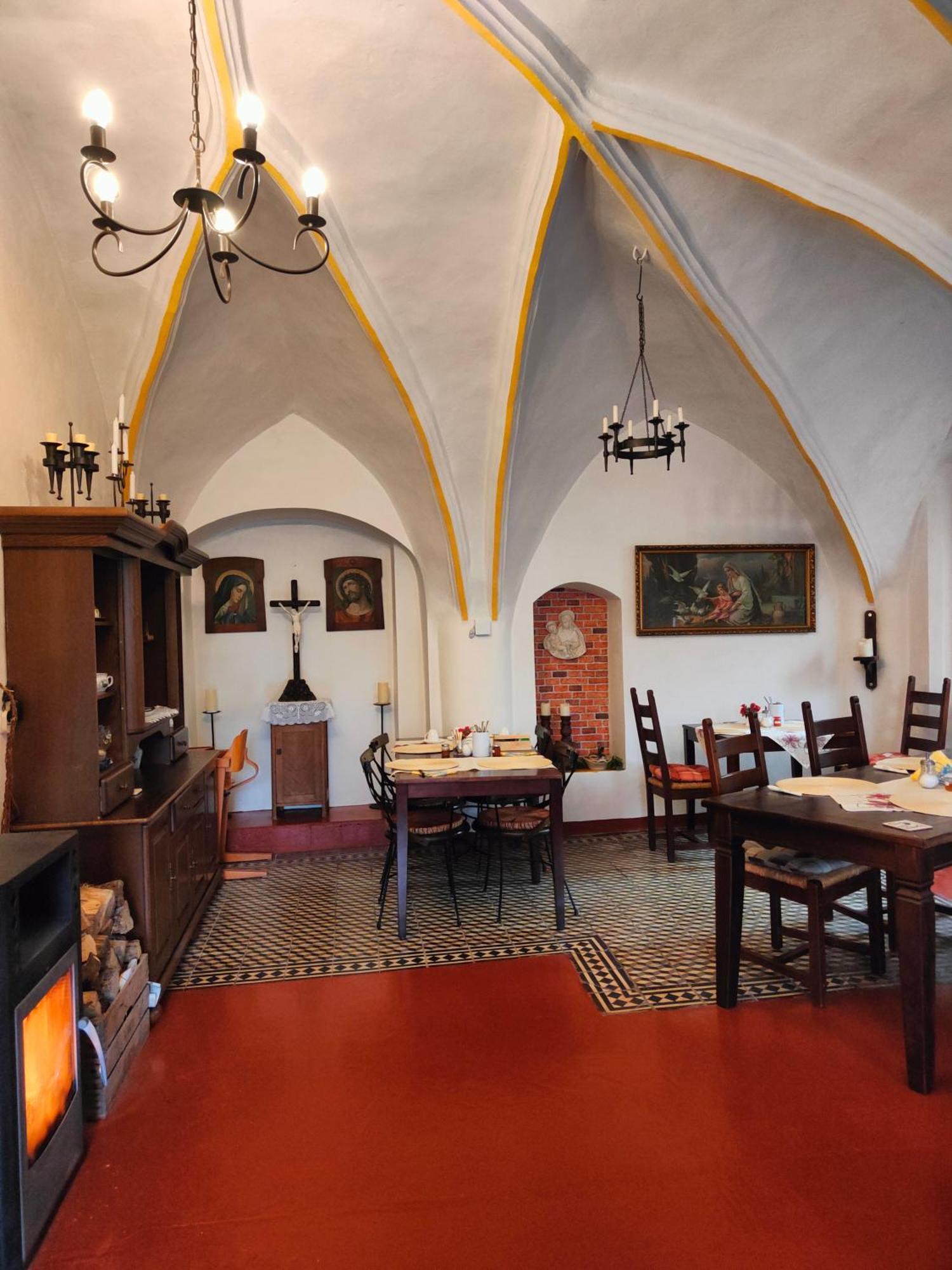 Bed And Breakfast Tvrz Velka Bukovina Экстерьер фото