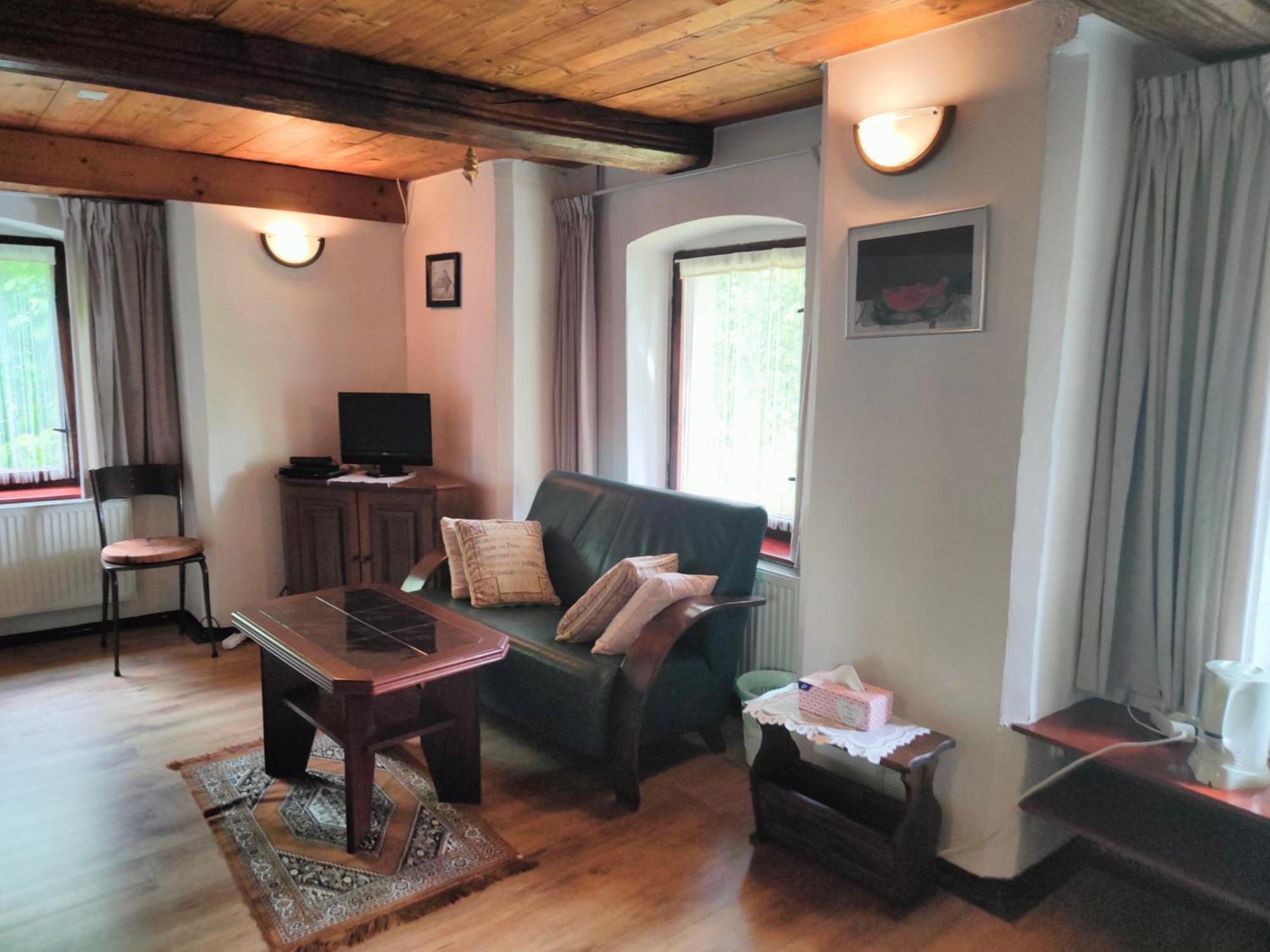 Bed And Breakfast Tvrz Velka Bukovina Экстерьер фото