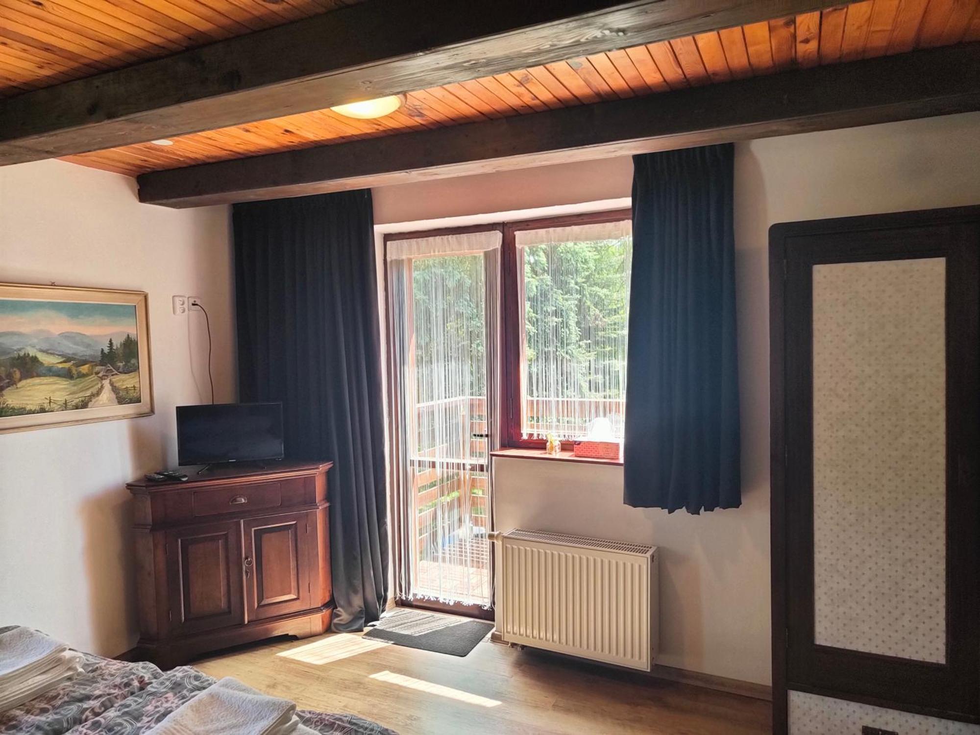 Bed And Breakfast Tvrz Velka Bukovina Экстерьер фото